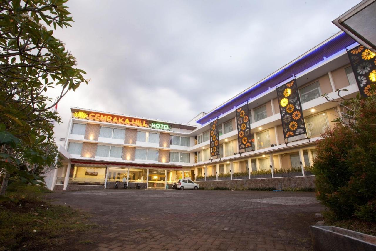 Neo Cempaka Hill Hotel Джембер Екстер'єр фото